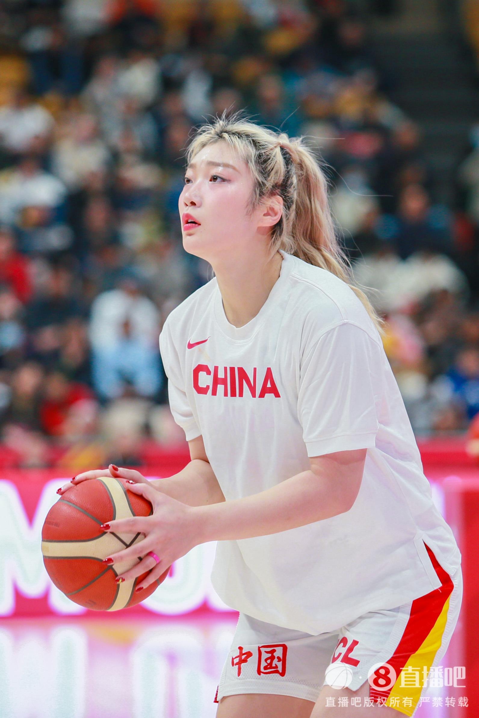 22分惨败！媒体人：中国女篮的问题不是一两个球员回归就能解决的